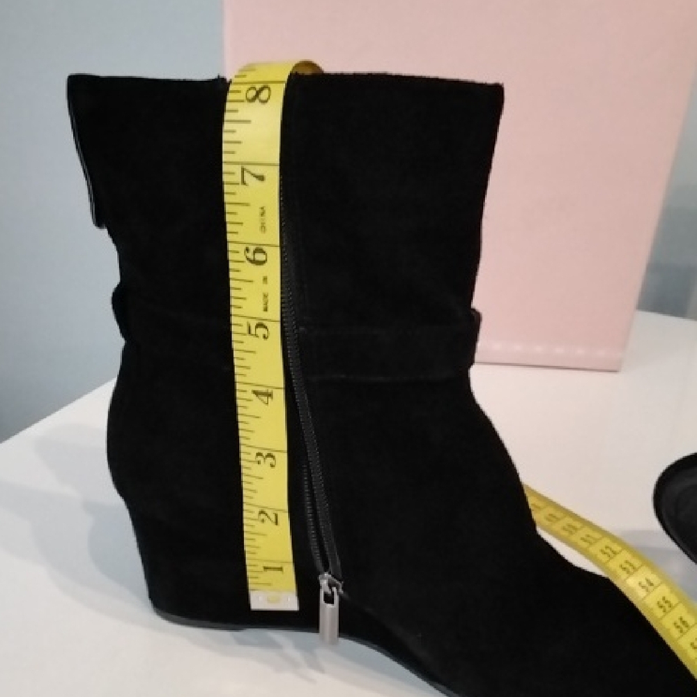 Bandolino Women's Black Suede Ankle Boots - Picture 11 of 12